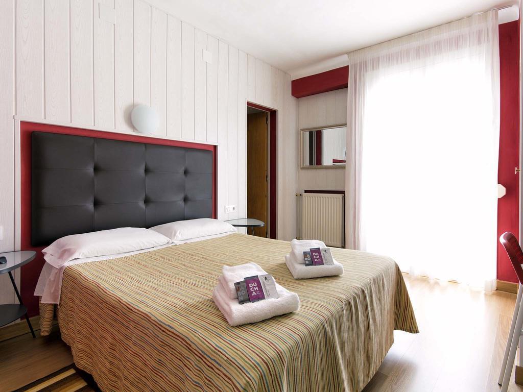 Hostal Fabrellas Caldes de Malavella Extérieur photo